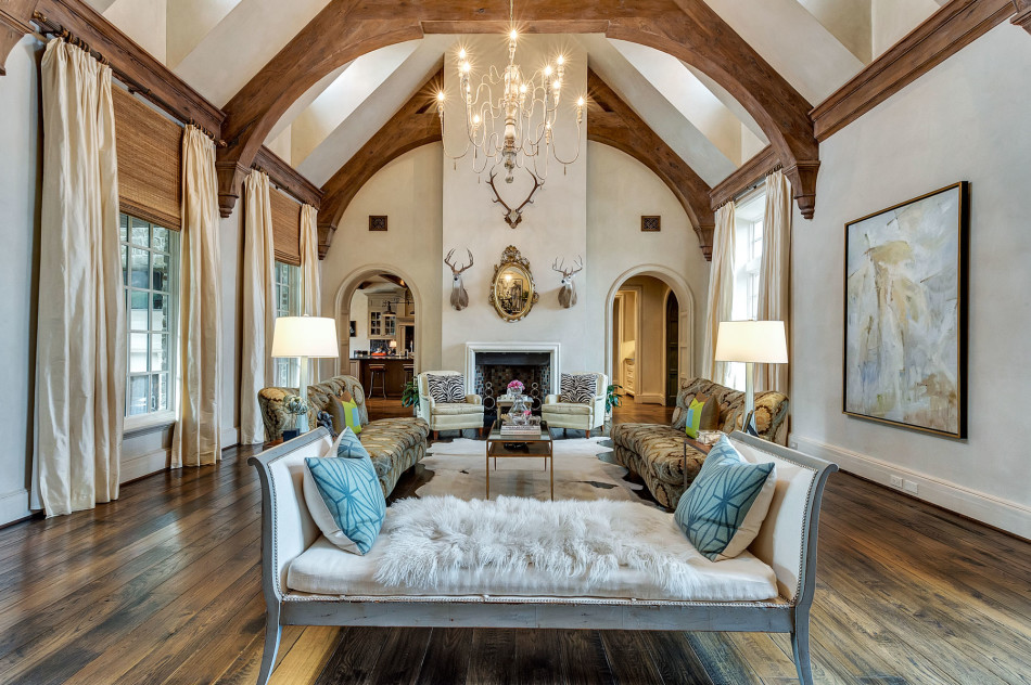 3640 Middlewood Drive 76109, Riverhills, John Zimmerman, Briggs Freeman Sotheby's luxury home for sale in Fort Worth-living