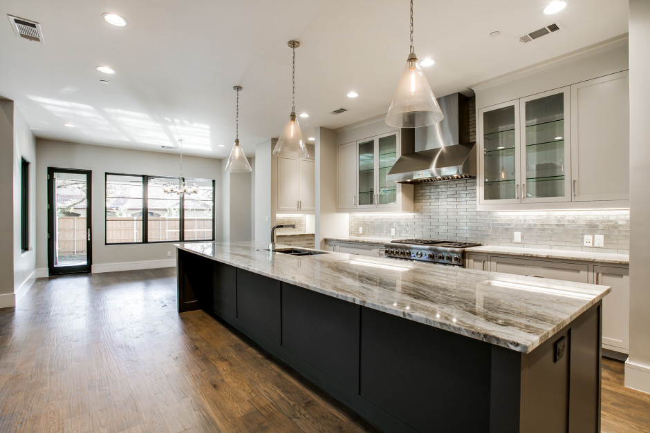 4306 Brookview Drive Dallas 75220, Lisa Besserer, Briggs Freeman Sotheby's luxury homes for sale in Preston Hollow-kitchen