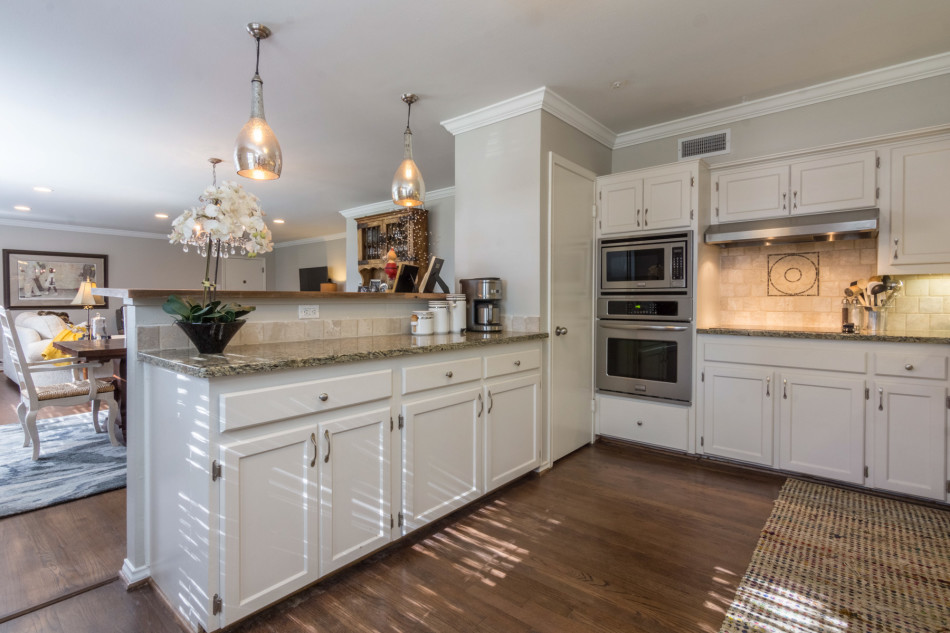 6239 Bandera Avenue A 75225, Preston Hollow, Alex Trusler, Briggs Freeman Sotheby's luxury home for sale in Dallas-kitchen