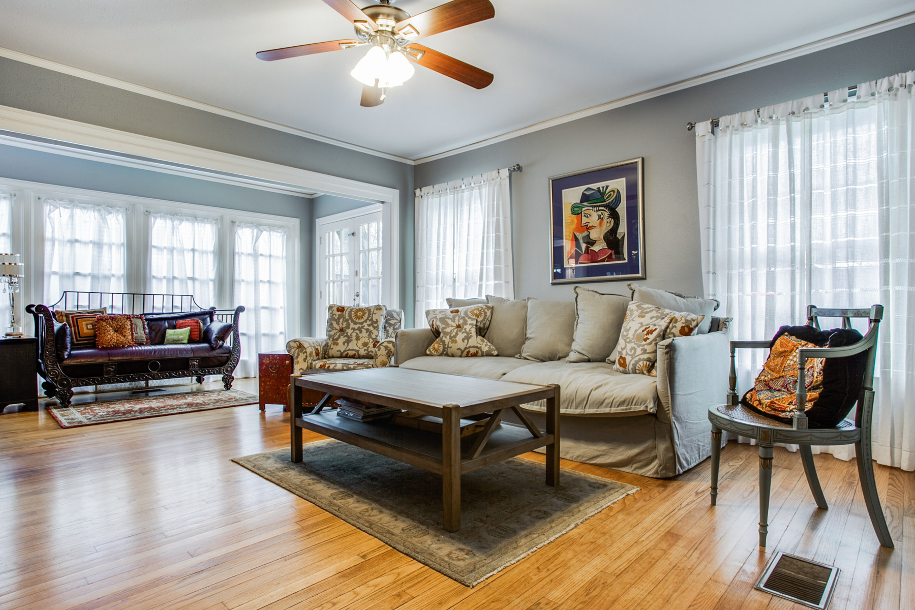 6834 Gaston Avenue Dallas 75214, Gia Marshello, Briggs Freeman Sotheby's luxury homes for sale in Lakewood-sitting