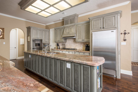 6933 Shadow Creek Court 76132, Mira Vista, Fort Worth, Laura Spann, Briggs Freeman Sotheby's luxury homes for sale in Fort Worth-kitchen