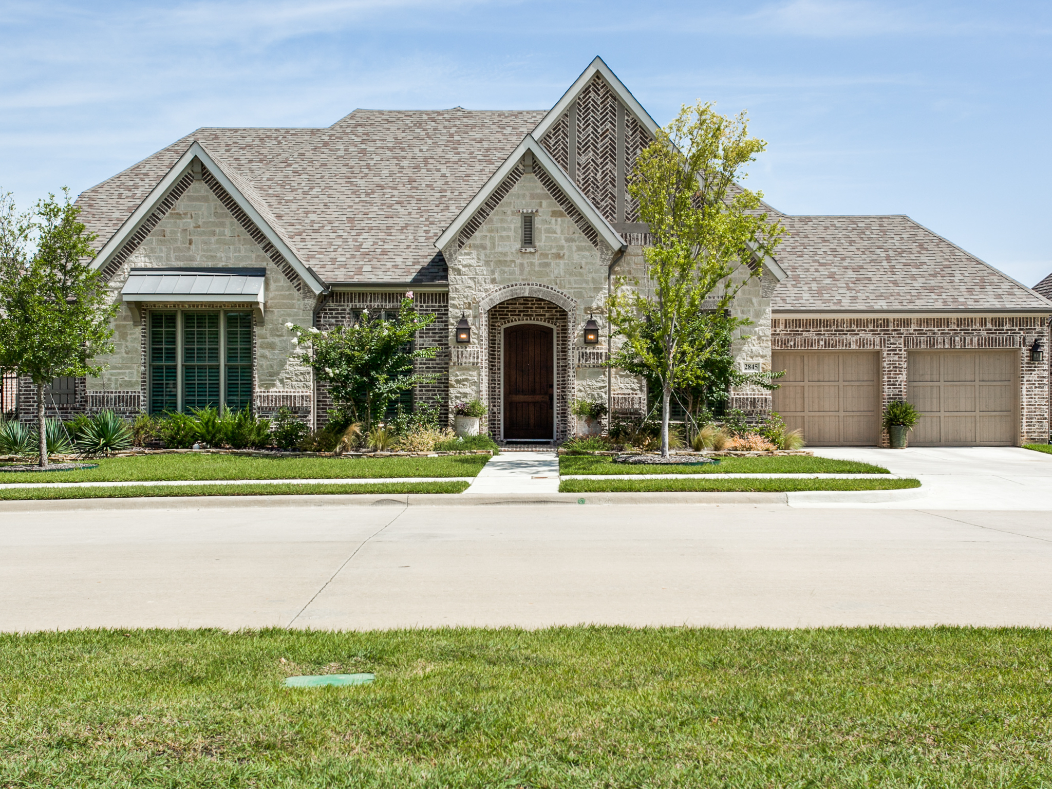 8-2845 Volterra Way
