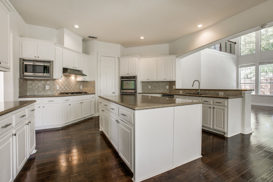 3209 Summerfield Drive Richardson 75082, John Scoggins, Briggs Freeman Sotheby's luxury homes for sale in Plano ISD-kitchen