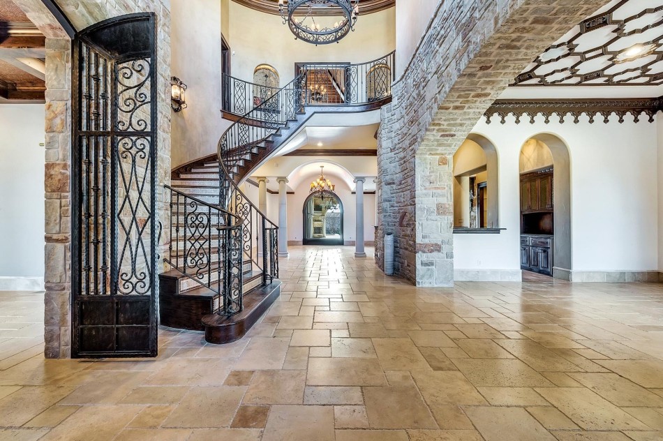 9517 Bella Terra Drive 76126, Montserrat, John Zimmerman, Briggs Freeman Sotheby's luxury homes for sale in Fort Worth-entry