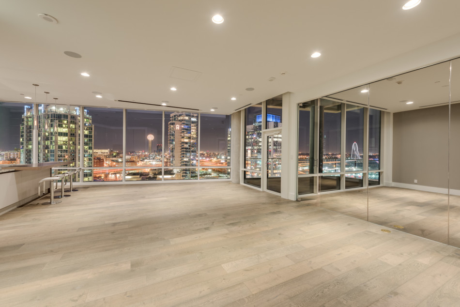 2408 Victory Park Lane #1433 Dallas 75219, W Residences, Amy Detwiler, Briggs Freeman Sotheby's luxury homes for sale in Dallas-windows