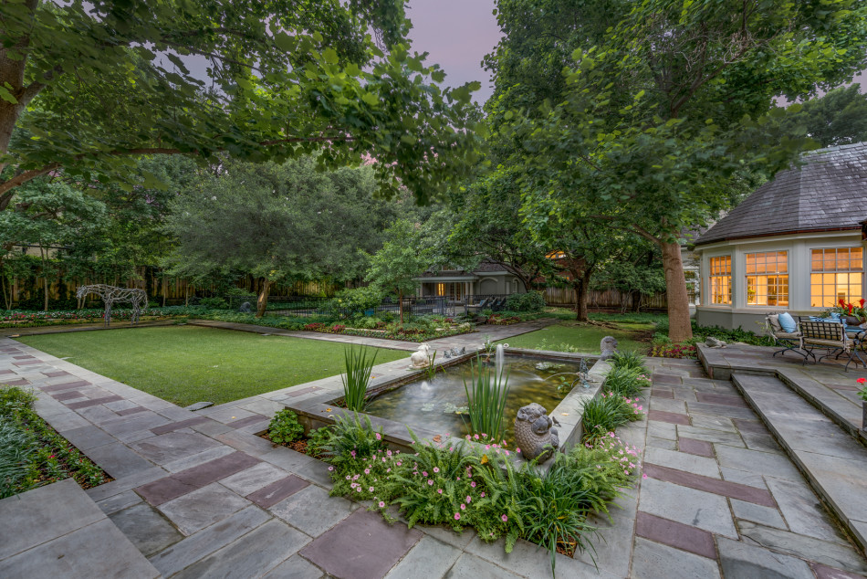 4015 Beverly Drive Dallas 75205, Highland Park, Anne Goyer, Briggs Freeman Sotheby's luxury home for sale in Dallas Fort Worth-yard