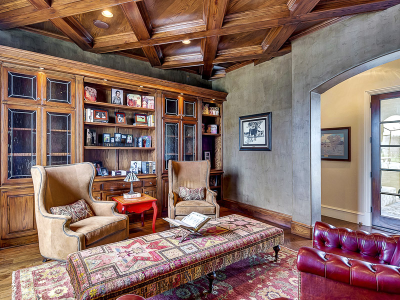 4609 Palencia Drive Fort Worth 76126, Montserrat, Briggs Freeman Sotheby's luxury home for sale in Fort Worth-sitting
