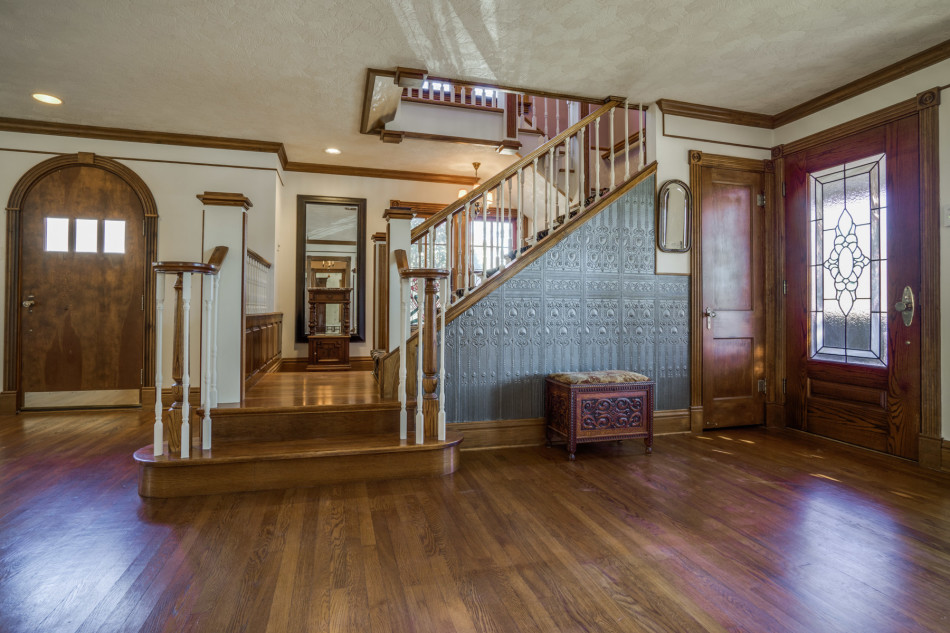 800 Virginia Place 76107, Mc Cart, Clay Brants, Briggs Freeman Sotheby's luxury homes for sale in Fort Worth-entry