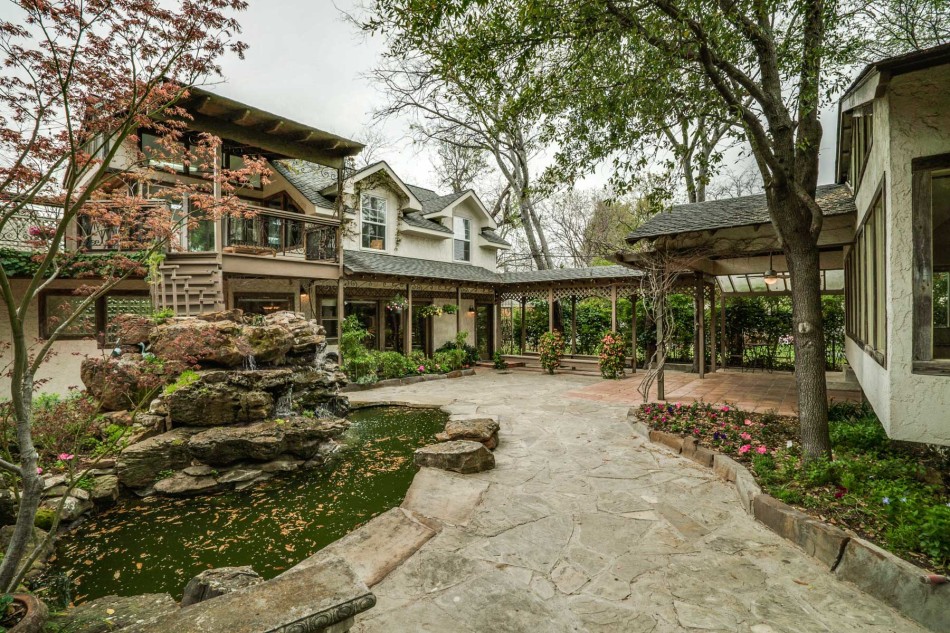 8417 Midway Road 75209, Crest Haven Place, Katye Sloan, Briggs Freeman Sotheby's luxury homes for sale in Dallas-back