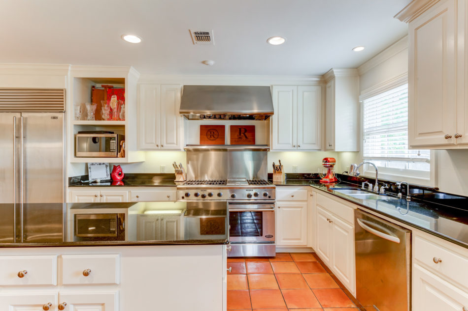 2001 Merrick Street 76107, Northcrest, Bob Cowan, Briggs Freeman Sotheby's luxury homes for sale in Fort Worth-kitchen