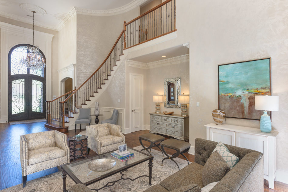 906 Turnberry Lane 76092, Kim Bedwell, Briggs Freeman Sotheby's luxury homes for sale in Southlake-sitting