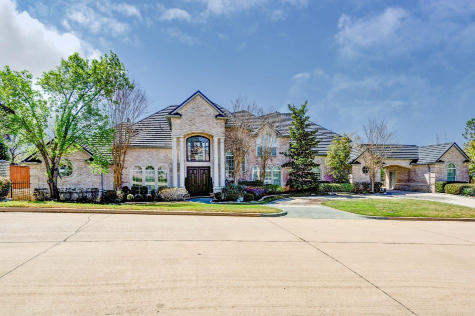 2304 Panorama Court  76016, Dalworthington Gardens, Wynne Moore, Briggs Freeman Sotheby's luxury homes for sale in Arlington-exterior