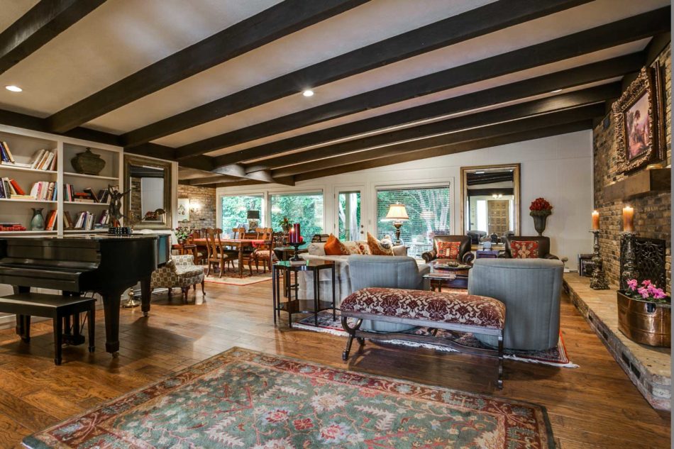 4109 Sarita Drive 76109, Westcliff, Carol Van Hook, Briggs Freeman Sotheby's luxury homes for sale in Fort Worth-living