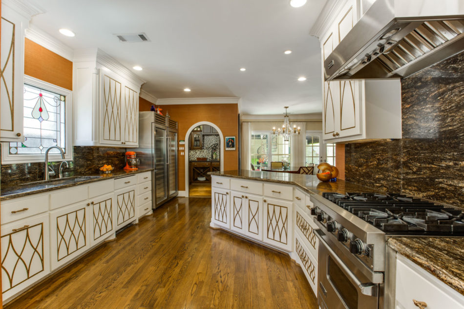 4545 S Versailles Avenue 75205, Highland Park, Lisa Besserer, Briggs Freeman Sotheby's luxury homes for sale in Dallas-kitchen