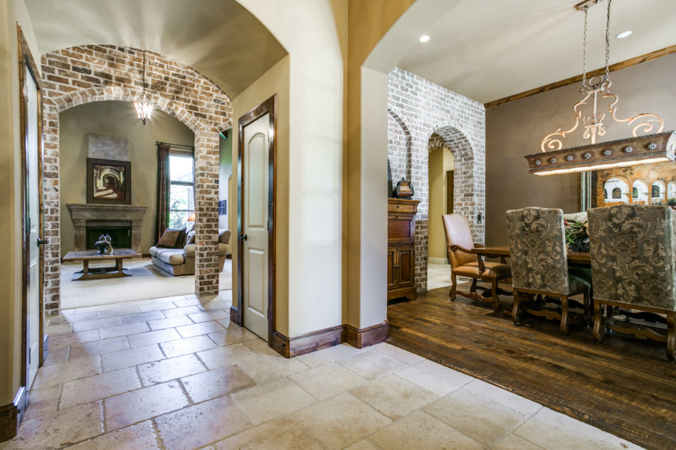 1912-arrington-court-76034-colleyville-nanette-ecklund-luker-brian-luker-briggs-freeman-sothebys-luxury-homes-for-sale-entry