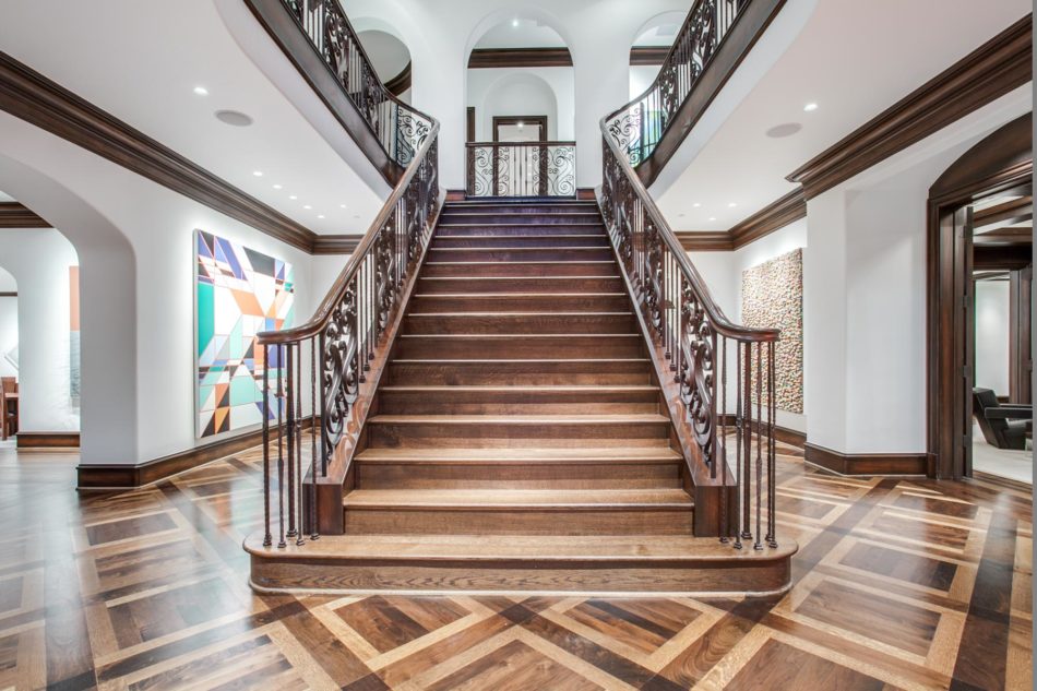 5131 Shadywood Lane- entry