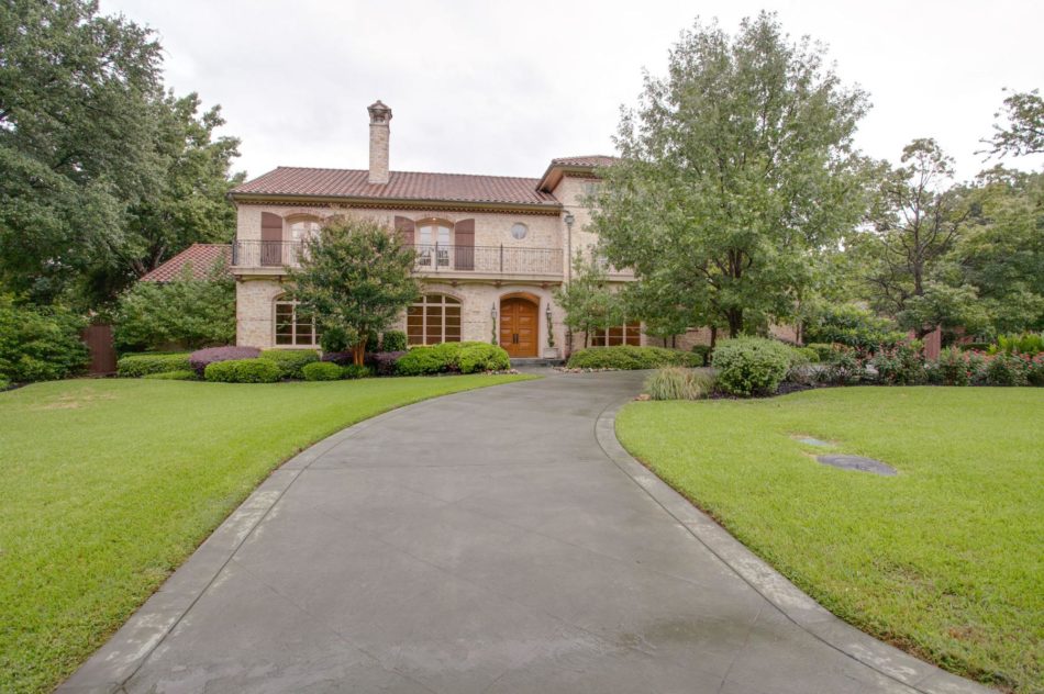 5749 Redwood Lane | Devonshire | Dallas – Open Sunday 2-4PM Listed by Holly Bock Deason and Jeffrey Lester