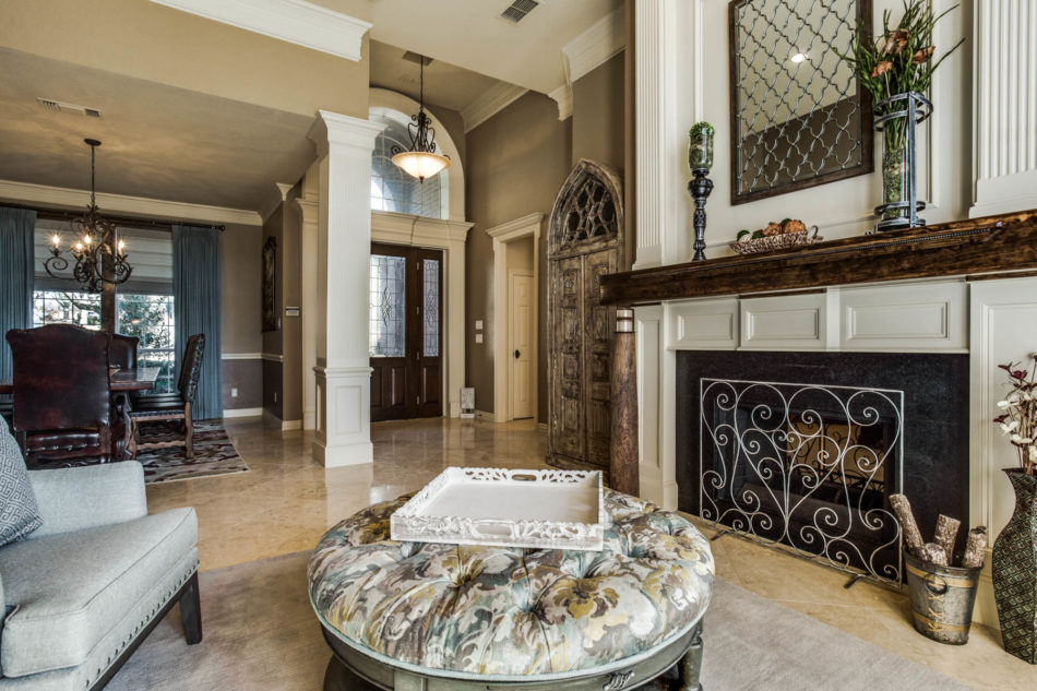6200 Troon Road | Mira Vista, 76132 entry