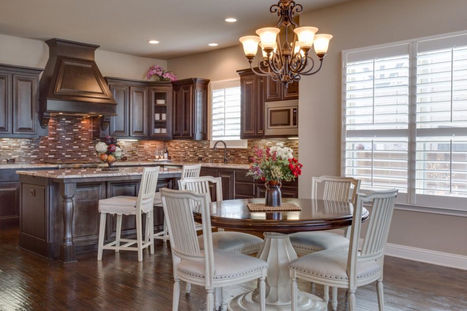 1912 Grosvenor Lane | Colleyville | Listed by Nicole Smith kitchen