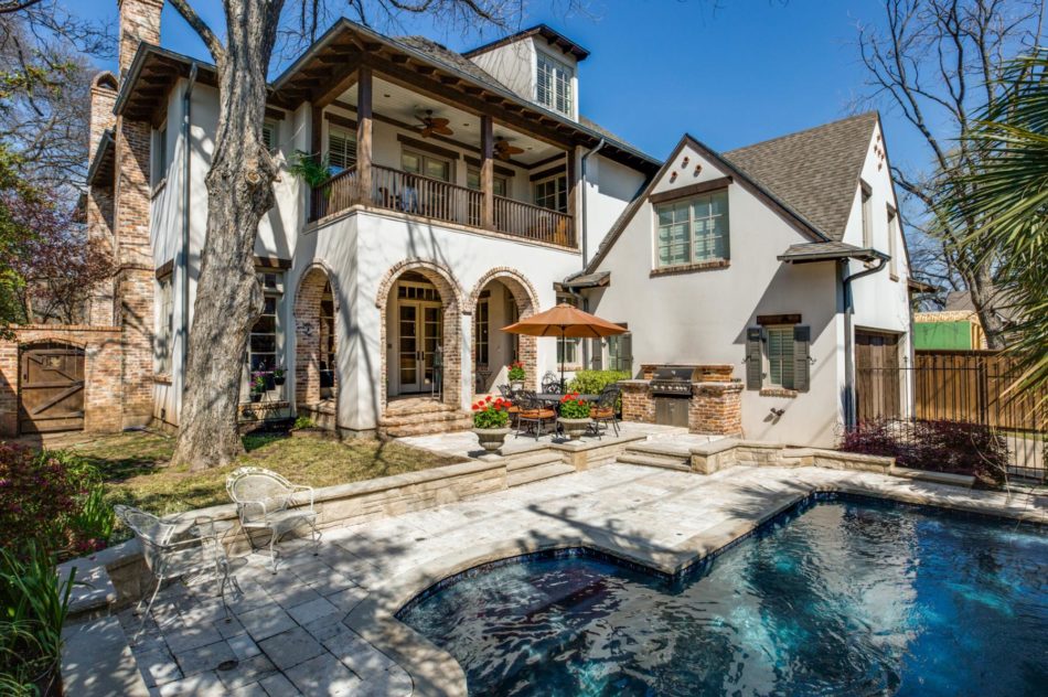 3021 Southwestern Boulevard | University Park | Listed by Malinda Arvesen